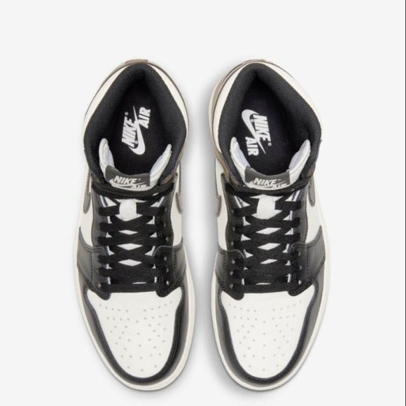 Air Jordan 1 Retro High OG - Dark Mocha - Picture 4 of 11